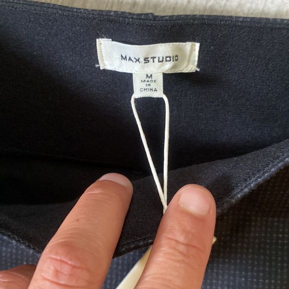 Max Studio Slip On Medium Black Ankle Pants - Picture 4 of 7